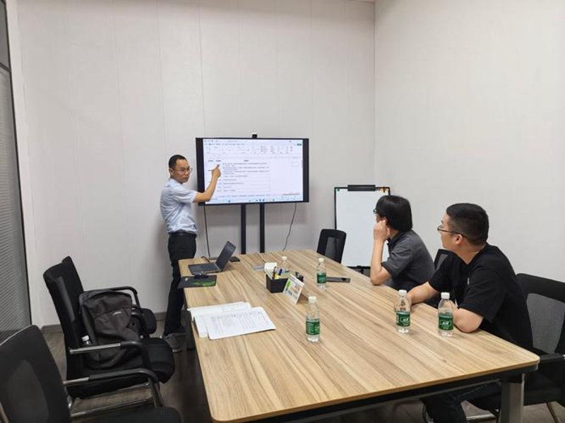 江阴汽车饰件：从传统制造到现代智能